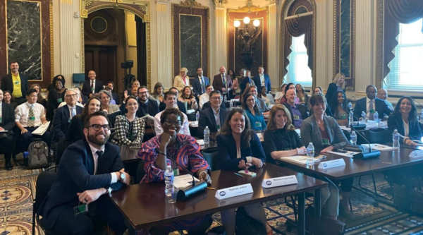 Local leaders meet in the White House to celebrate the DOT thriving communities program